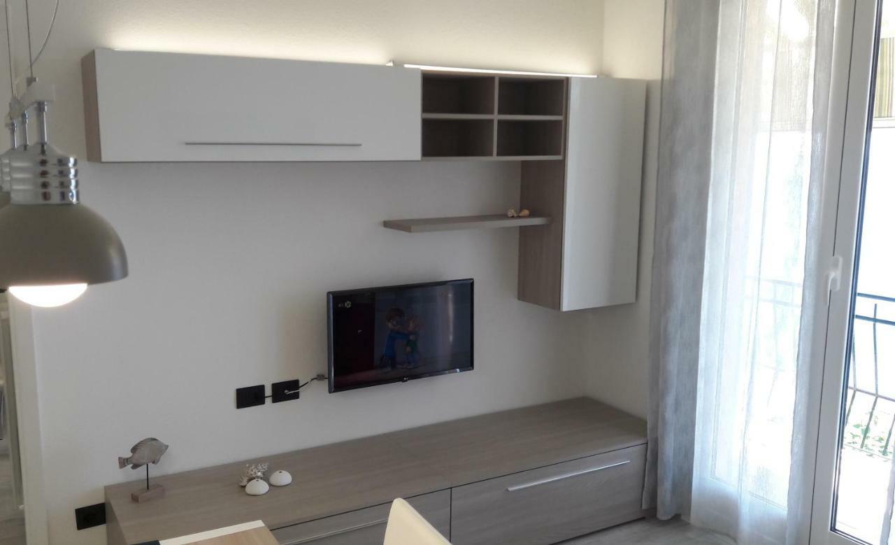 Апартаменты A & M House Монелья Экстерьер фото